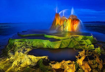نبع Fly Geyser  عجيبة طبيعية إستثنائية